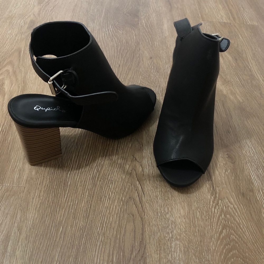 Heels - Picture 2 of 2